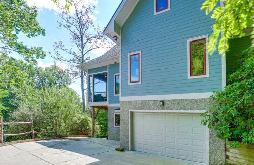 Laurel Ridge House | Spacious Home w/Hot Tub & Views in Black Mountain
