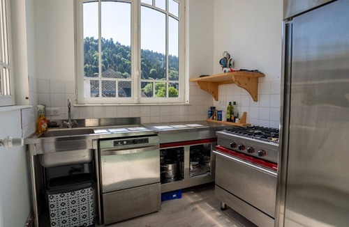 Mont-Dore House | Spacious home with covered pool and parking for 15 guests