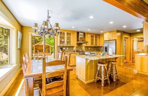 Ronald Cabin | Spacious home with fireplace, firepit, jetted tub & gas grill - close to lake