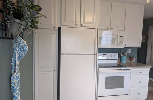 Bay View House | Spacious home with handicap ramp, boat parking, a golf cart is also available