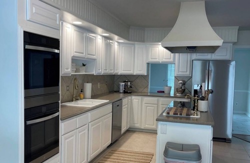Owensboro House | Spacious Home with Heated Swimming Pool + Hot Tub + Event Room + SLEEPS 23