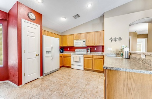 Rancho Mirage House | Spacious home with private heated pool with waterfall, putting green & firepit