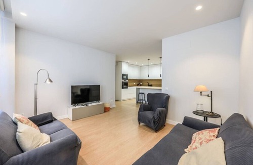 Aravaca House | Spacious Home with Private Garden and Parking