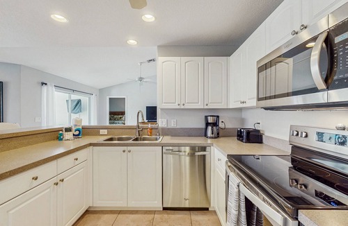 South Venice House | Spacious home with private saltwater heated pool, gas grill, close to the beach