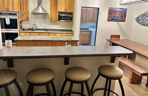 Page House | Spacious Home with private pickleball court, close to all Lake Powell activities