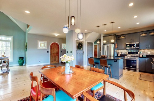 Cape Neddick House | Spacious home with sunroom, yard, & fireplace - close to town & sites