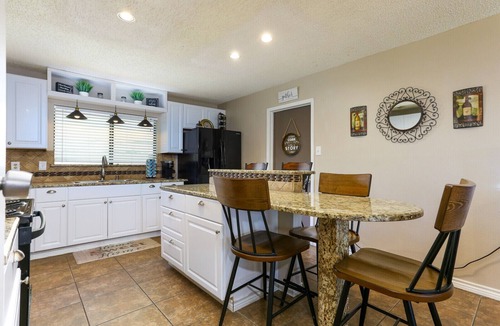 Heritage House | Spacious Home with Pool Sleeps 10 Near Lackland BMT Graduation Family Friendly