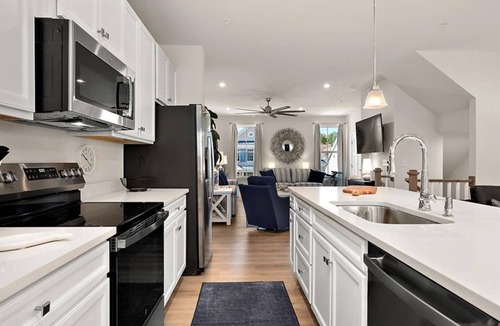 Bayside House | Spacious home with WIFI and amenities center just steps away from the bay.