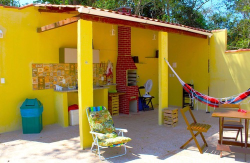 Caravelas House | Spacious house with 3 suites and a swimming pool.