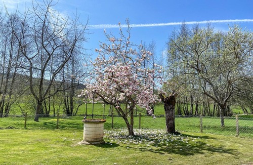 Moutiers au Perche Cottage | Spacious house with garden, pets allowed, ideal for family or friends
