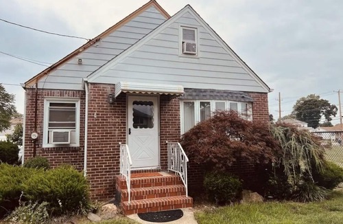North Valley Stream House | Spacious house 10 minutes from JFK Airport for a large family