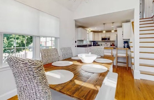 Dennis Port House | Spacious house 2 minute walk to Sea Street Beach & Pelham House
