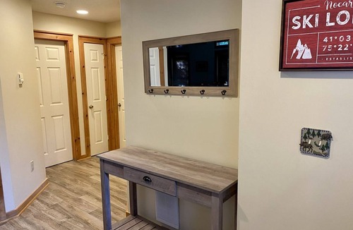 Tannersville House | Spacious house at Camelback near water parks and ski lifts!
