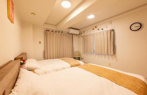 Nagawa Apartment | Spacious house hotel-style linen 1 minute walk from the station 30 minutes to USJ 15 minutes to Dotonbori 7 minutes to Umeda