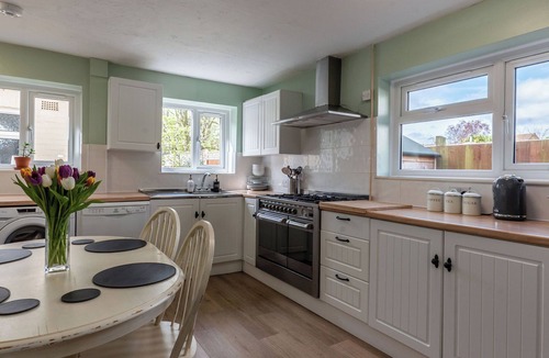 Earls Barton House | Spacious house in the popular Northamptonshire village of Earls Barton.