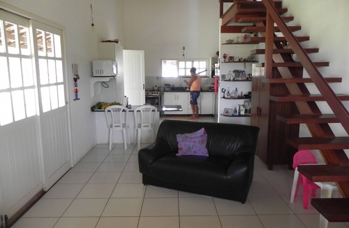 Guarajuba House | Spacious house inside a gated community in Itacimirim.