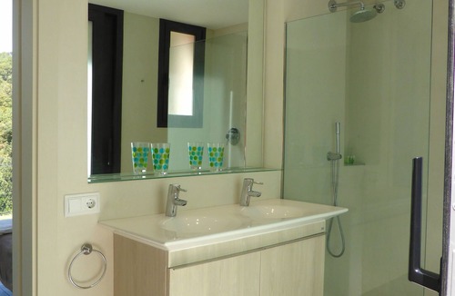 Begur House | Spacious house/large Pool 8 mins walk to Begur Fabulous Padel Club very close by
