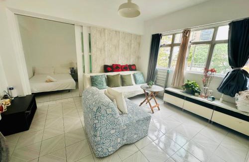 Sheung Wan Apartment | Spacious House Near Soho & PmQ