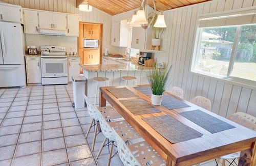 Hiouchi House | Spacious House with Game Room, 2 mins from Jed Smith Redwood Park & Smith River