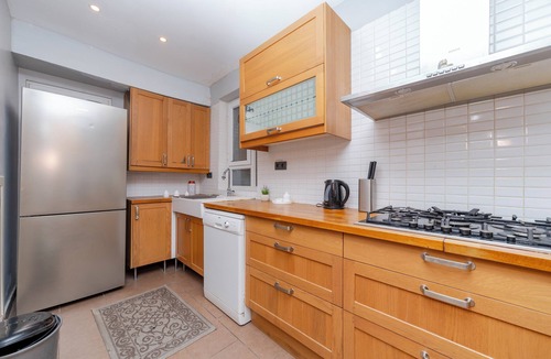 Kabatas House | Spacious House with 4 Bedrooms, 2 Bathrooms and Terrace Balcony