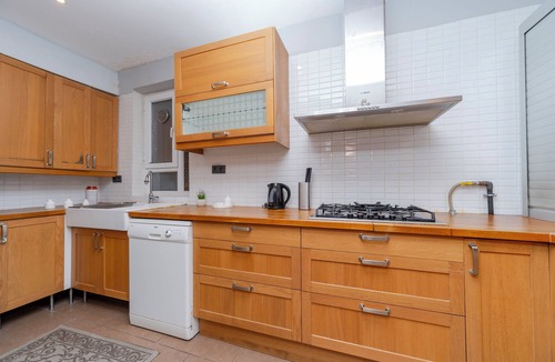 Kabatas House | Spacious House with 4 Bedrooms, 2 Bathrooms and Terrace Balcony