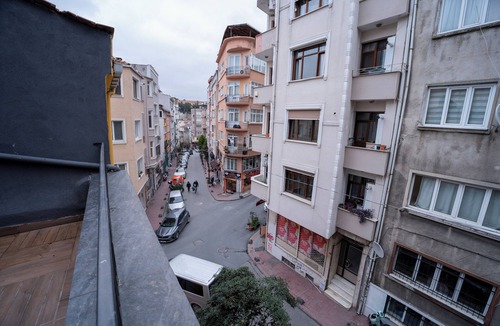 Kabatas House | Spacious House with 4 Bedrooms, 2 Bathrooms and Terrace Balcony