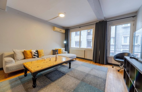 Kabatas House | Spacious House with 4 Bedrooms, 2 Bathrooms and Terrace Balcony
