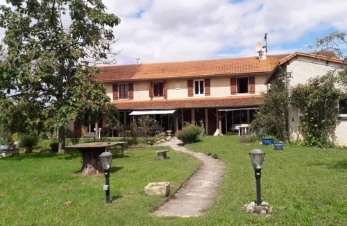 Salles-en-Toulon House | Spacious house with large garden in Valdivienne