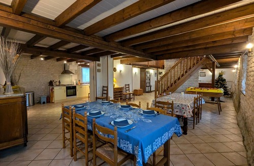 Angeduc Cottage | Spacious house with pool and WiFi in Charente