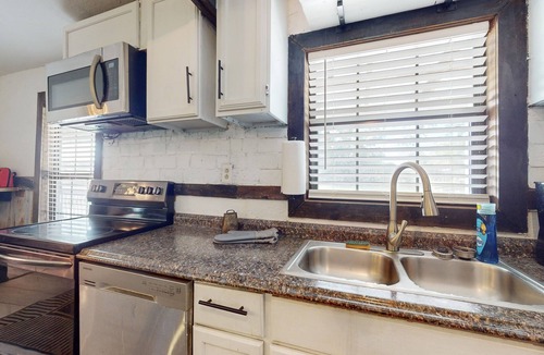 Somerville House | Spacious house with firepit, wraparound porch, pavilion + dog friendly
