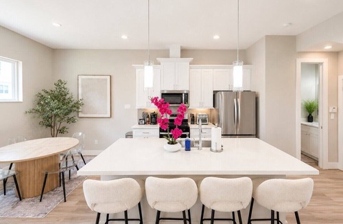 Northside House | Spacious Houston 3BR near MAJOR INTERNATIONAL SPORTING EVENT events downtown nightlife dining stadiums and IAH airport