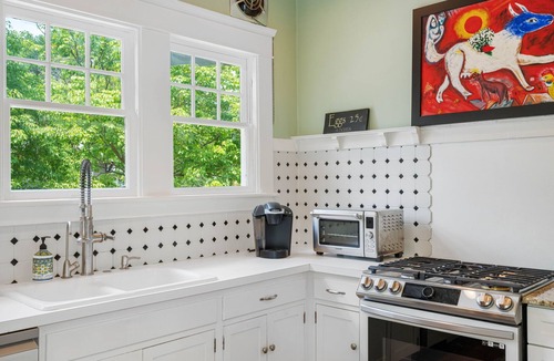 Historic Hyde Park North House | Spacious Hyde Park Retreat on Packwood