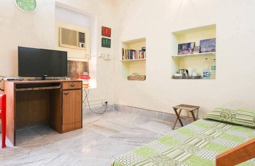 Ballygunge House | Spacious, Incredible Amenities, Superb Location, Safe /Posh Neighbourhood