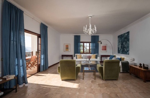 La Mancha Apartment | Spacious interior, 3 terraces with views, wifi [D]