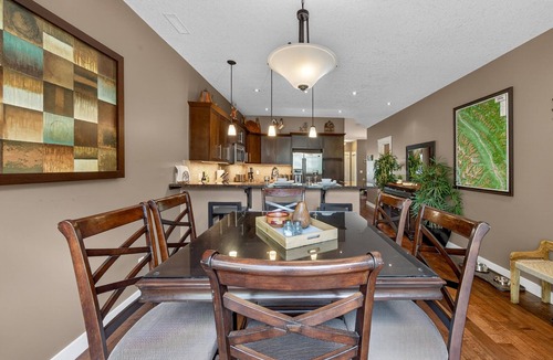 Invermere House | Spacious Invermere 3bd2.5ba Townhome Nestled in the Purcell Mountains!