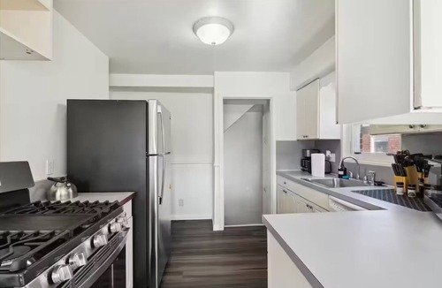 Allen Park House | Spacious & Inviting Home Near Detroit Attractions