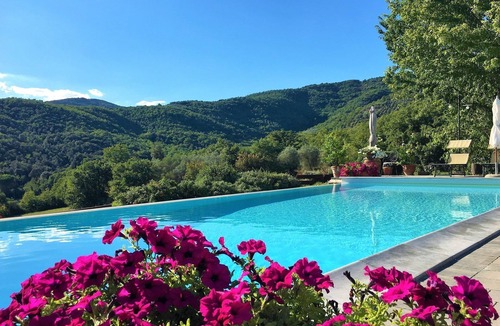 Pieve di Chio Villa | Spacious Tuscan Villa with Large Pool near Castiglion Fiorentino.