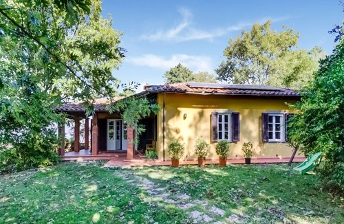 Giugnano Villa | Spacious villa in Serravalle Pistoiese with a swimming pool
