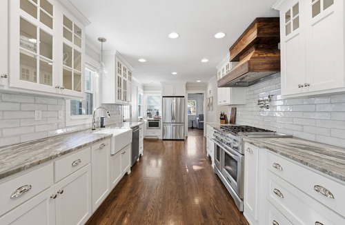 Overland Park House | Spacious Kansas Cape Cottage - 4BR/2.5BA Home with Huge Yard in OP - Sleeps 10!