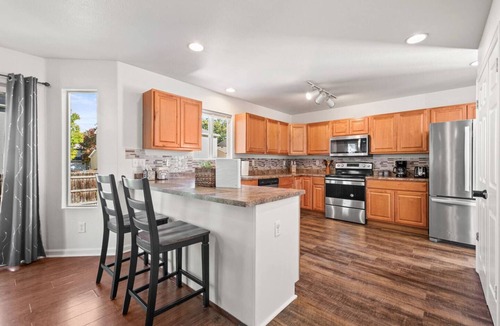 Longmont House | Spacious King & Queen SIX bedroom! Great Location!