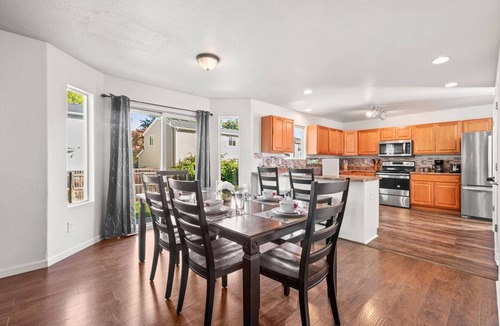 Longmont House | Spacious King & Queen SIX bedroom! Great Location!