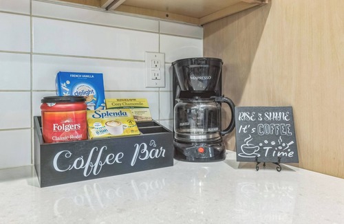 Sugar Creek House | Spacious King Ste Pool Table, Mins to NoDa & UPTWN!