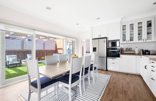 Kirribilli Apartment | Spacious Kirribilli Penthouse - Spectacular Harbour Bridge and Opera House Views