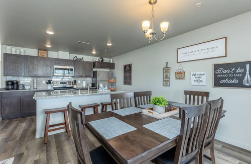 Kennewick House | Spacious kitchen suitable for large groups, close to shopping, parks & wineries.