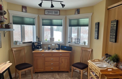 Village of Vilna Ski Chalet | Spacious Lake Front Chalet on Golf Resort- 3 minutes from Iron Horse Trail!