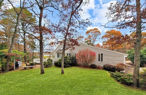 Cotuit House | Spacious Lake House for Large Groups w Private Acre+ short path to Lake