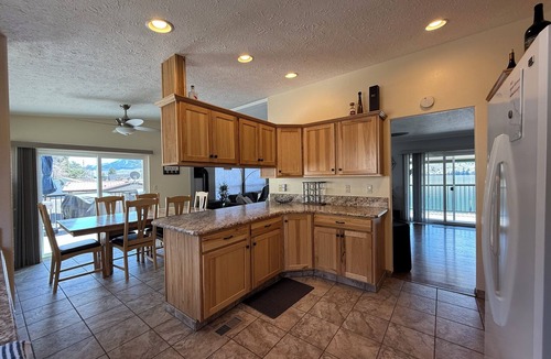 Wolf Creek House | Spacious Lake House in the heart of Holter Lake MT