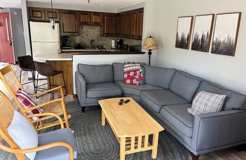 Grantham House | Spacious lake-side townhome near Sunapee near indoor pool, gym, x-country skiing