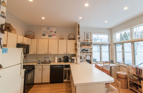 Lenox Dale Condo | Spacious, Lake View Condo Near Tanglewood in the Heart of the Berkshires!