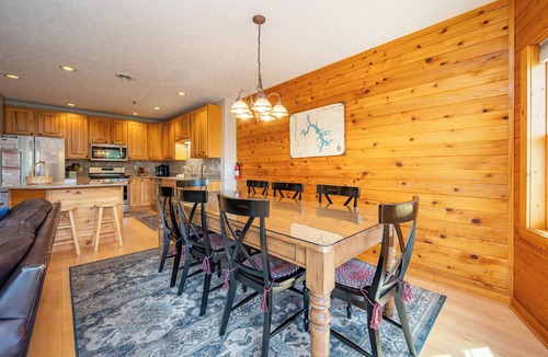 McHenry House | Spacious Lake Villa w/Woodsy Charm